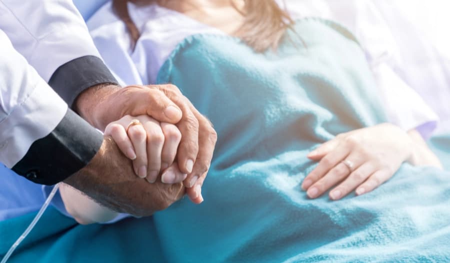 A Guide to Implementing CRM in Healthcare Industry