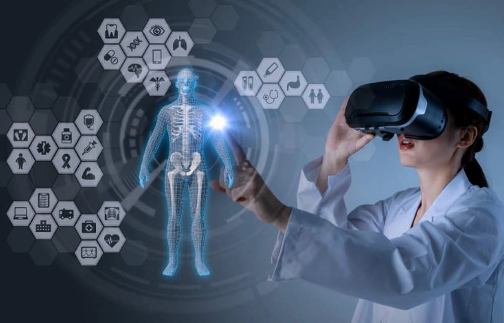 The Role of Virtual Reality in Enhancing Patient Experience through CRM