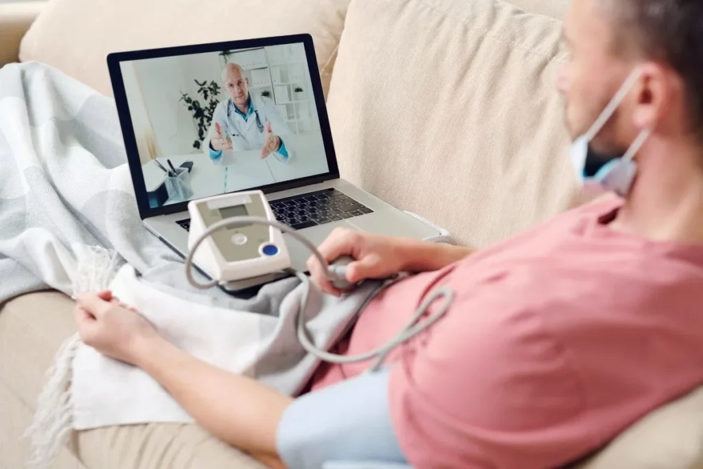 The Role of Virtual Assistants in Healthcare CRM